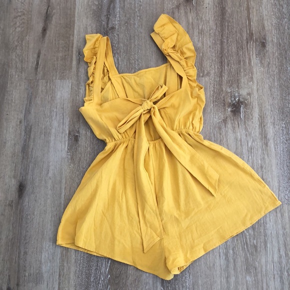 Boutique Mustard Yellow Tie Back Romper Size Small - Picture 8 of 8